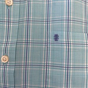 Izod Men’s Blue and White Long Sleeve Button Down.  Size Large.